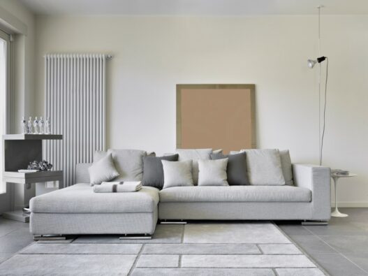 Sofa med chaiselong i moderne stue